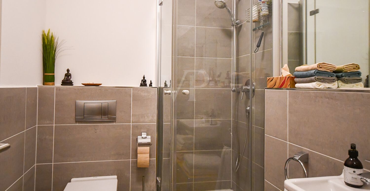 Gäste-WC mit Dusche