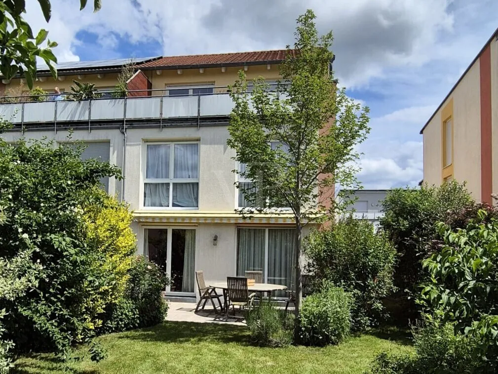 Gartenansicht Sommer