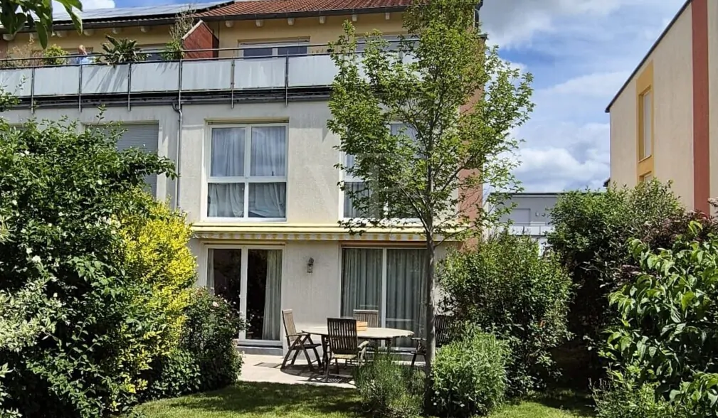 Gartenansicht Sommer