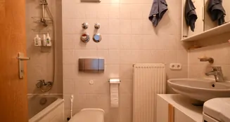 von_poll_real_estate_property_25369066_image_9