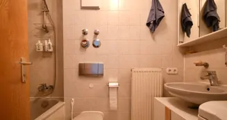 von_poll_real_estate_property_25369066_image_9