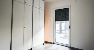 von_poll_real_estate_property_25369053_image_6