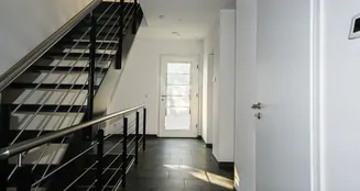 von_poll_real_estate_property_25369053_image_2