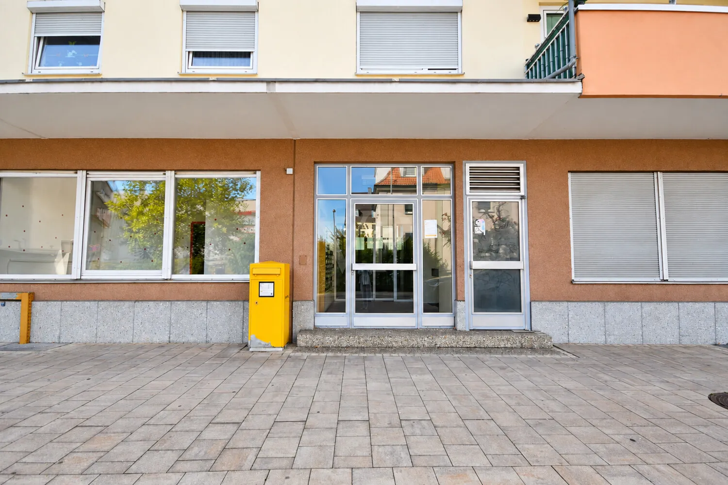 Eingang Straßenseitig