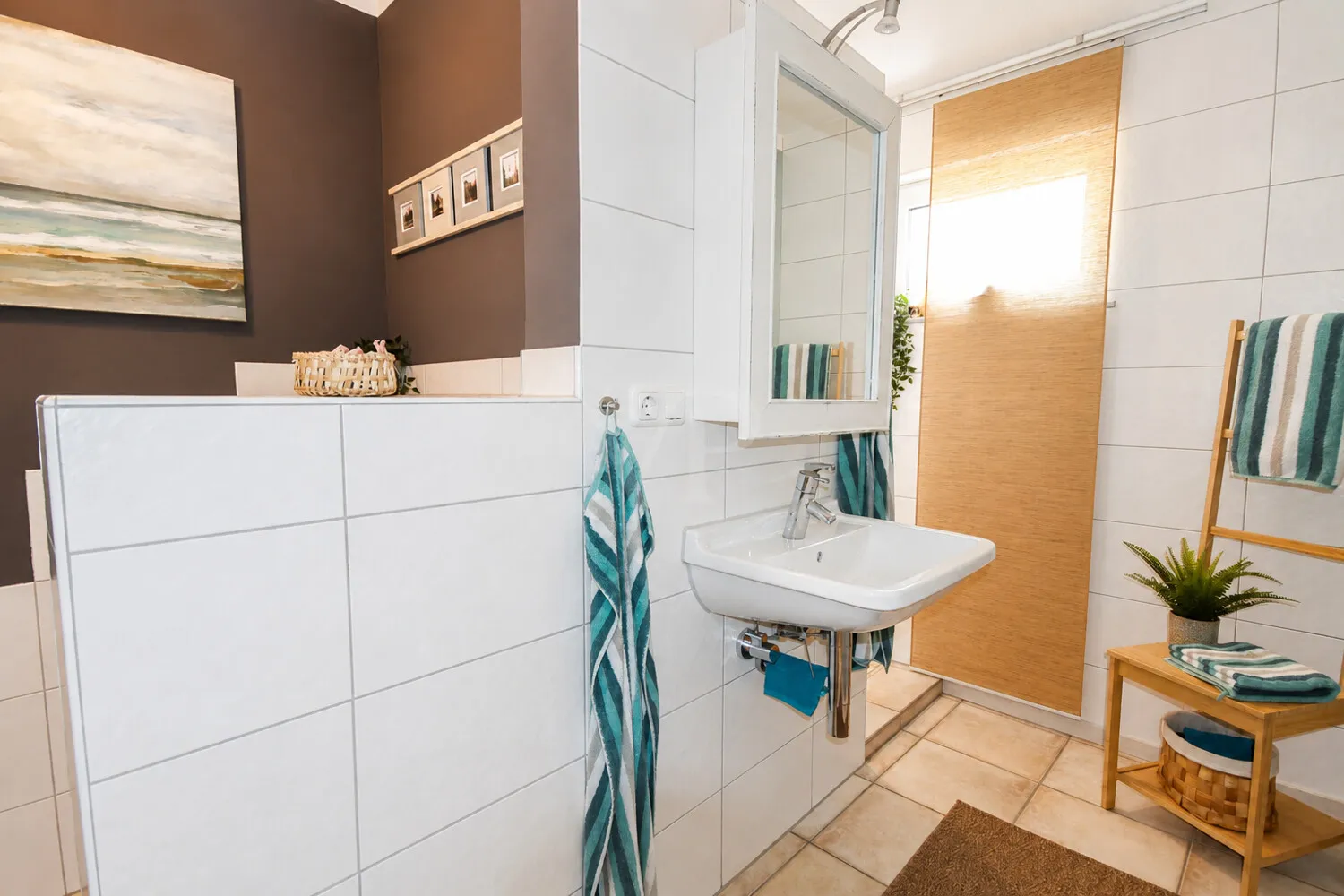 Badezimmer im Kellerraum