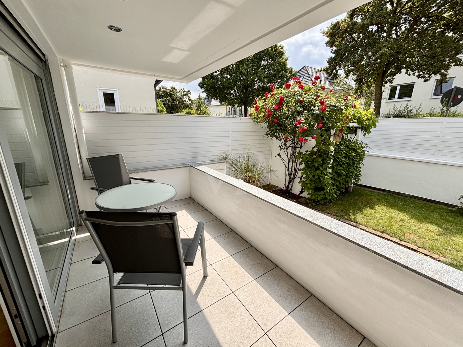 Terrasse mit Gartenblick