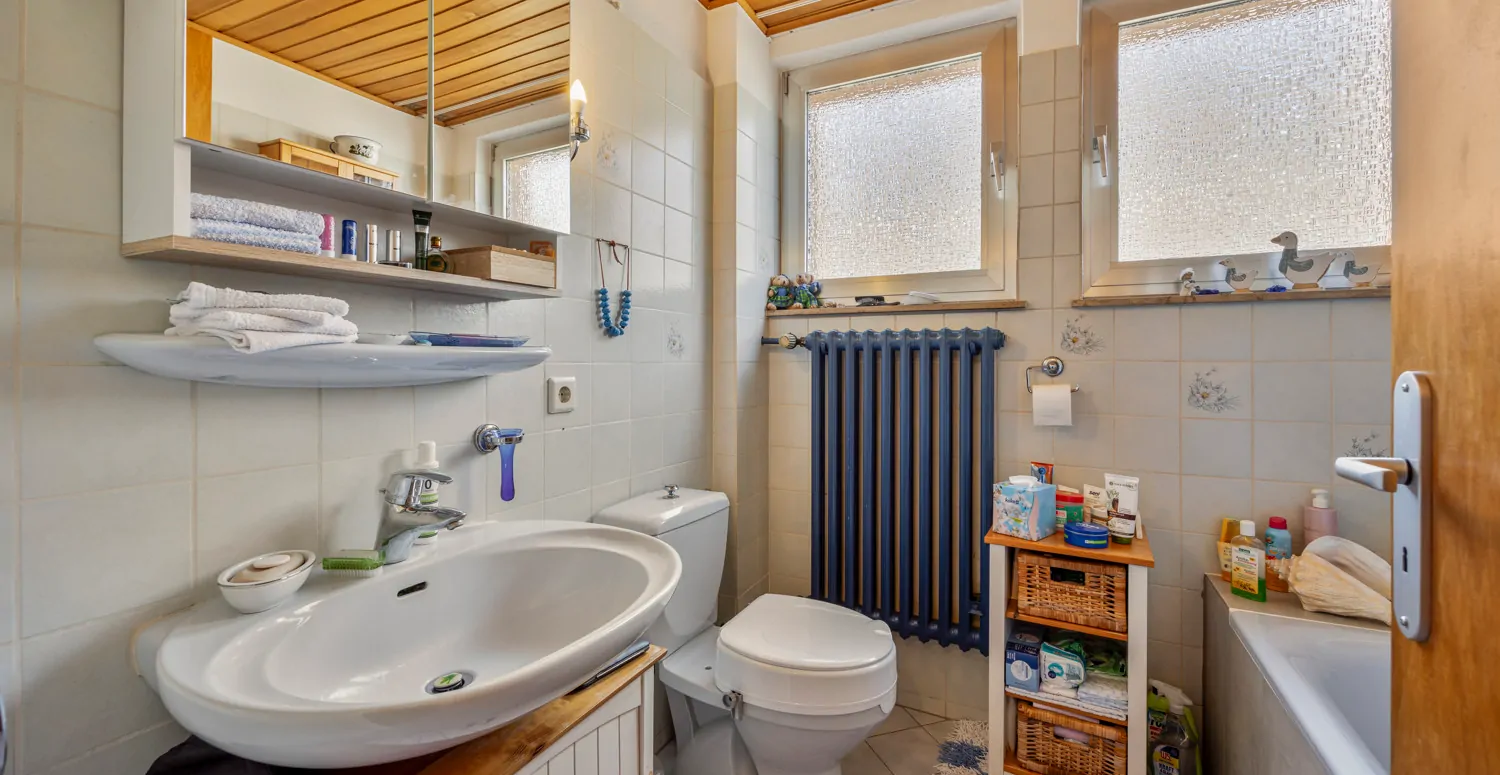 Badezimmer im Erdgeschoss