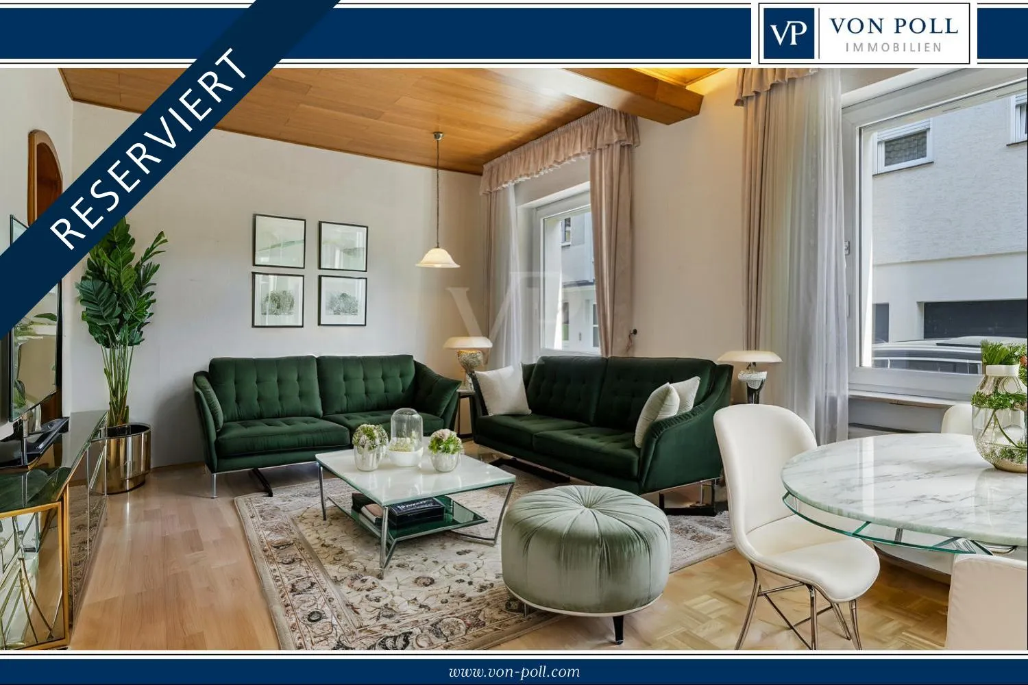 Reserviert mit Balken