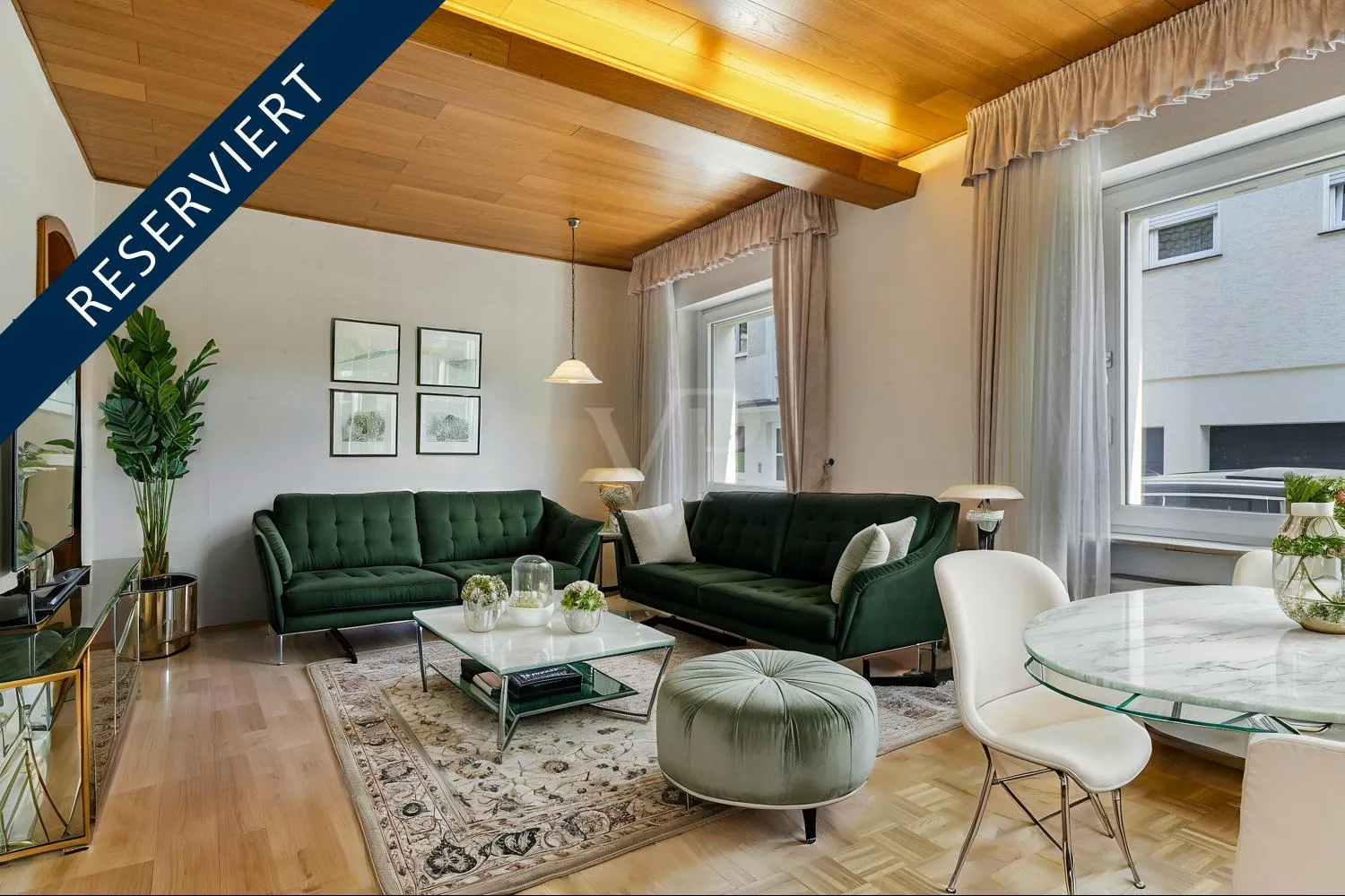 Reserviert ohne Balken