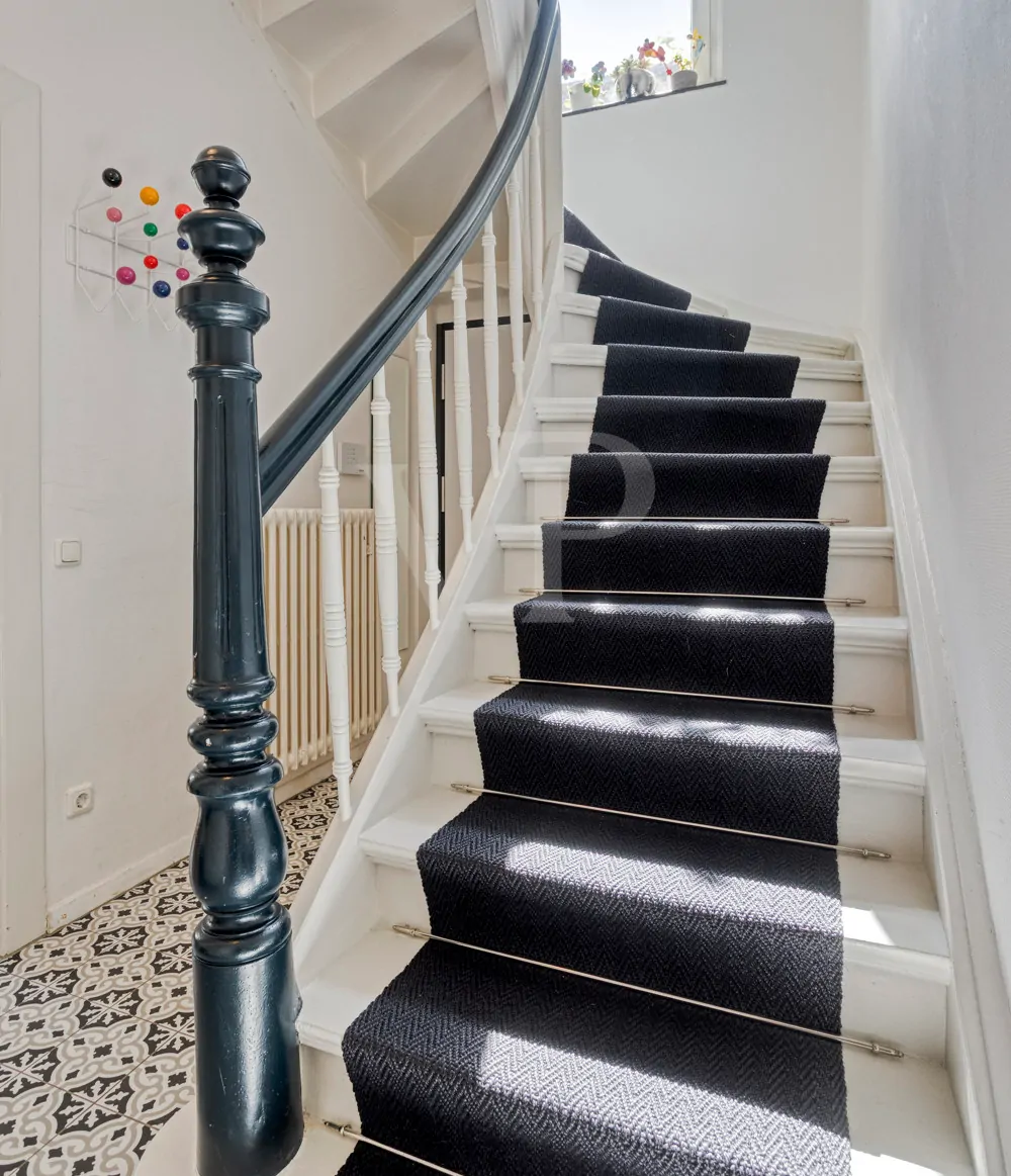 Treppe ins Obergeschoss