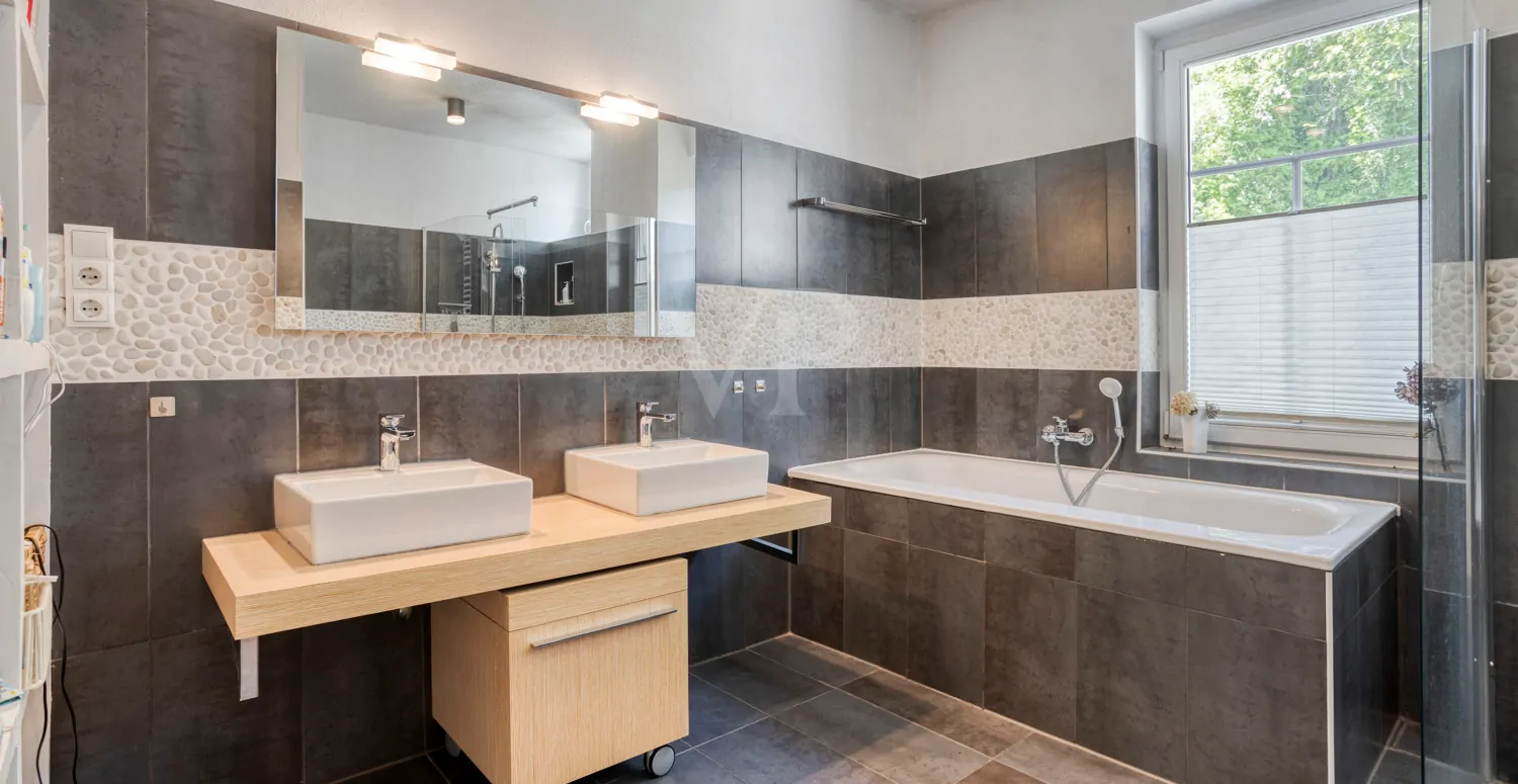 Badezimmer im Obergeschoss