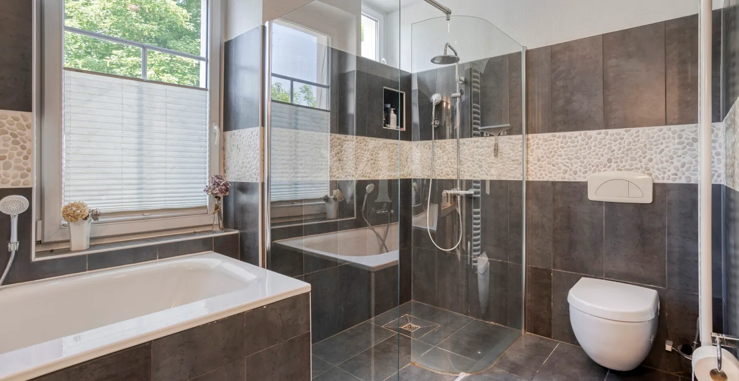 Badezimmer im Obergeschoss