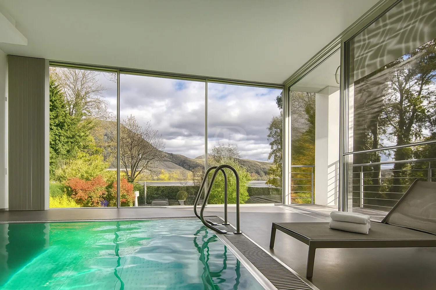 Einrichtungsbeispiel / Schwimmbad