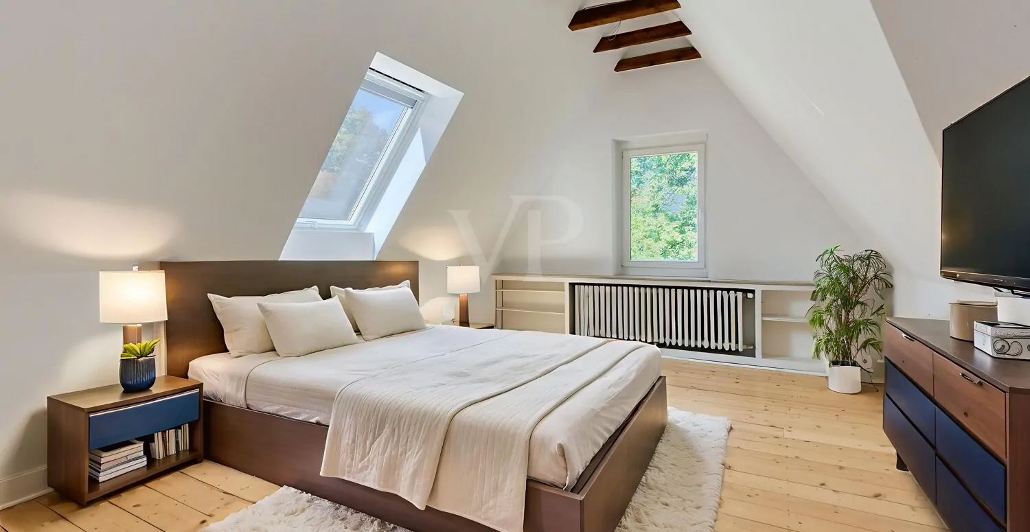 Raum 1 DG mit Möblierungsbeispiel