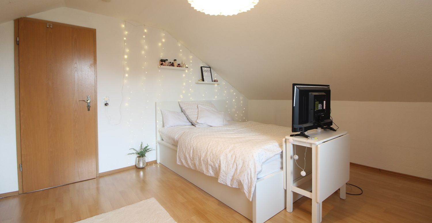 Schlafzimmer DG