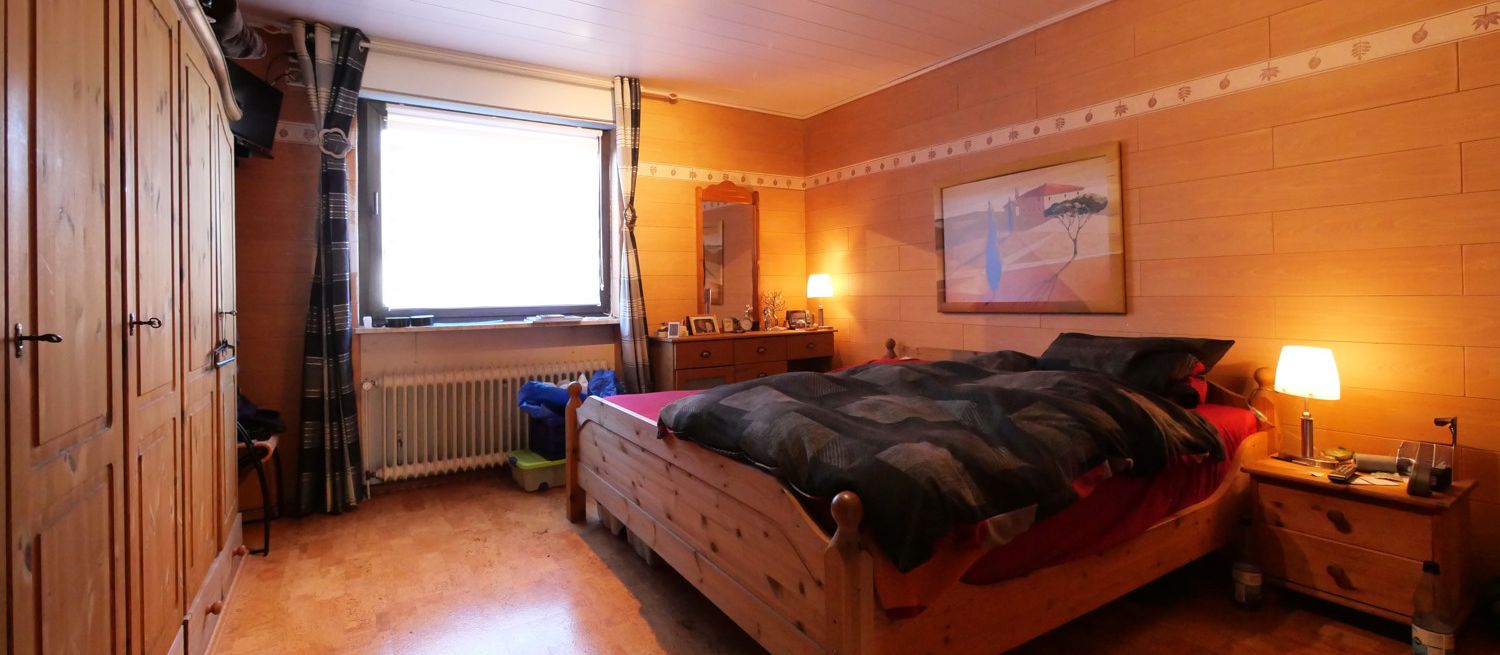 Schlafzimmer 1