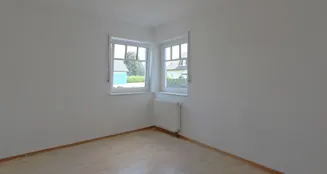 von_poll_real_estate_property_25162005_image_4