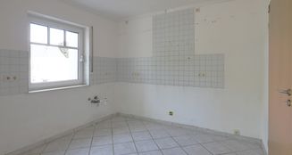 von_poll_real_estate_property_25162005_image_9