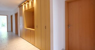 von_poll_real_estate_property_25162005_image_3