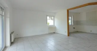 von_poll_real_estate_property_25162005_image_11