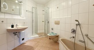 von_poll_real_estate_property_25162005_image_8