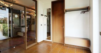 von_poll_real_estate_property_25162007_image_3