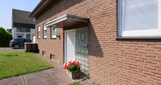 von_poll_real_estate_property_25162009_image_1
