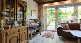von_poll_real_estate_property_25162009_image_3