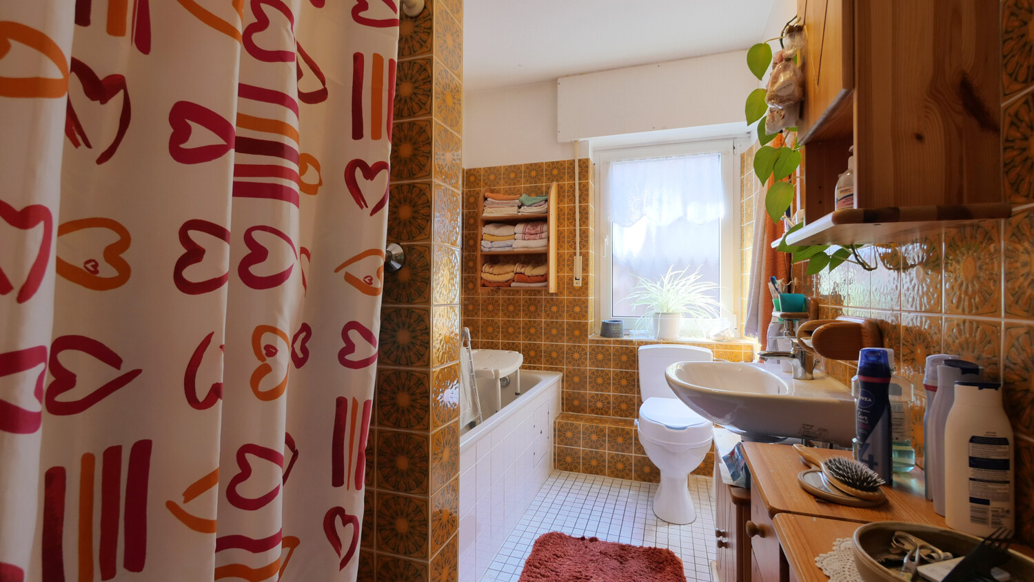 Badezimmer  EG Whg. links