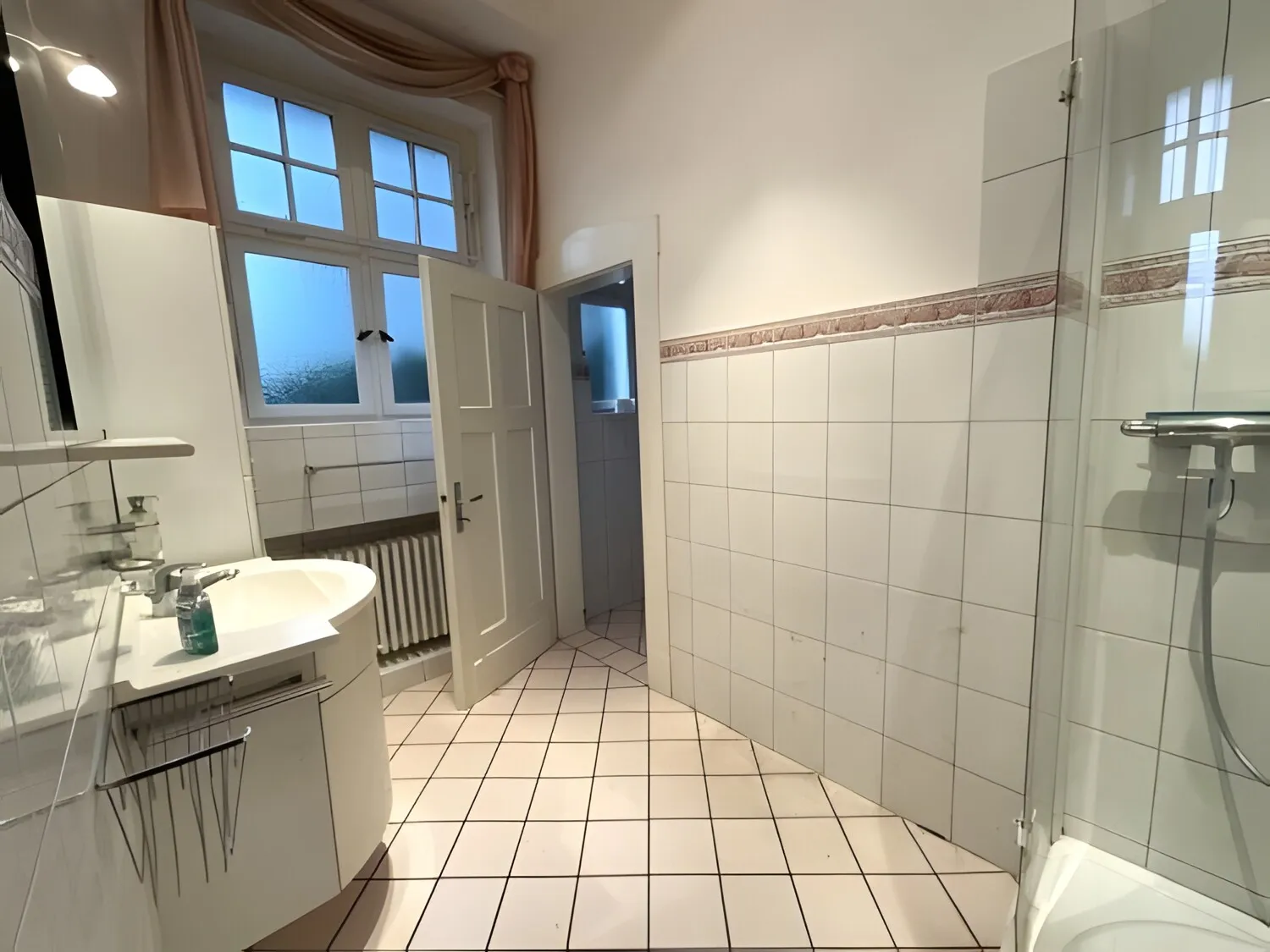Badezimmer EG