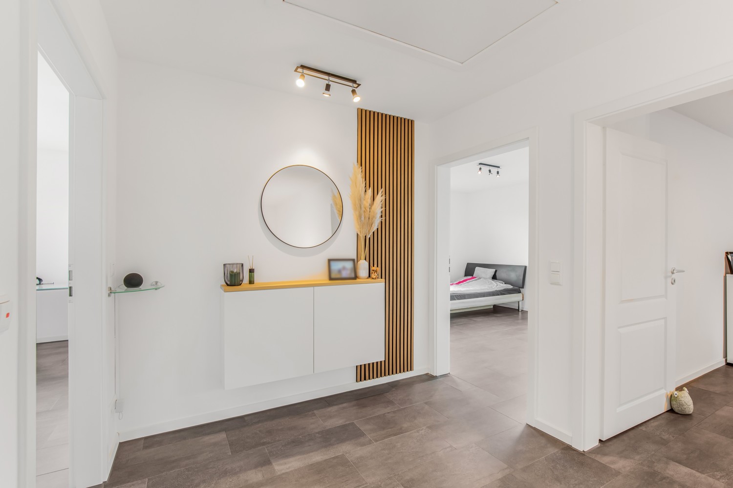 Weiterer Blick in den Flur
