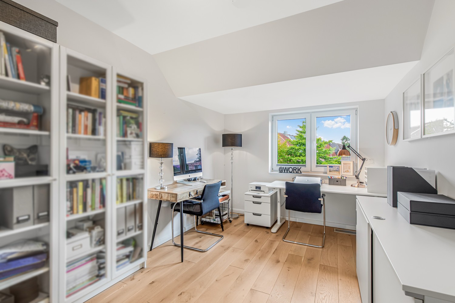 Büro oder Kinderzimmer