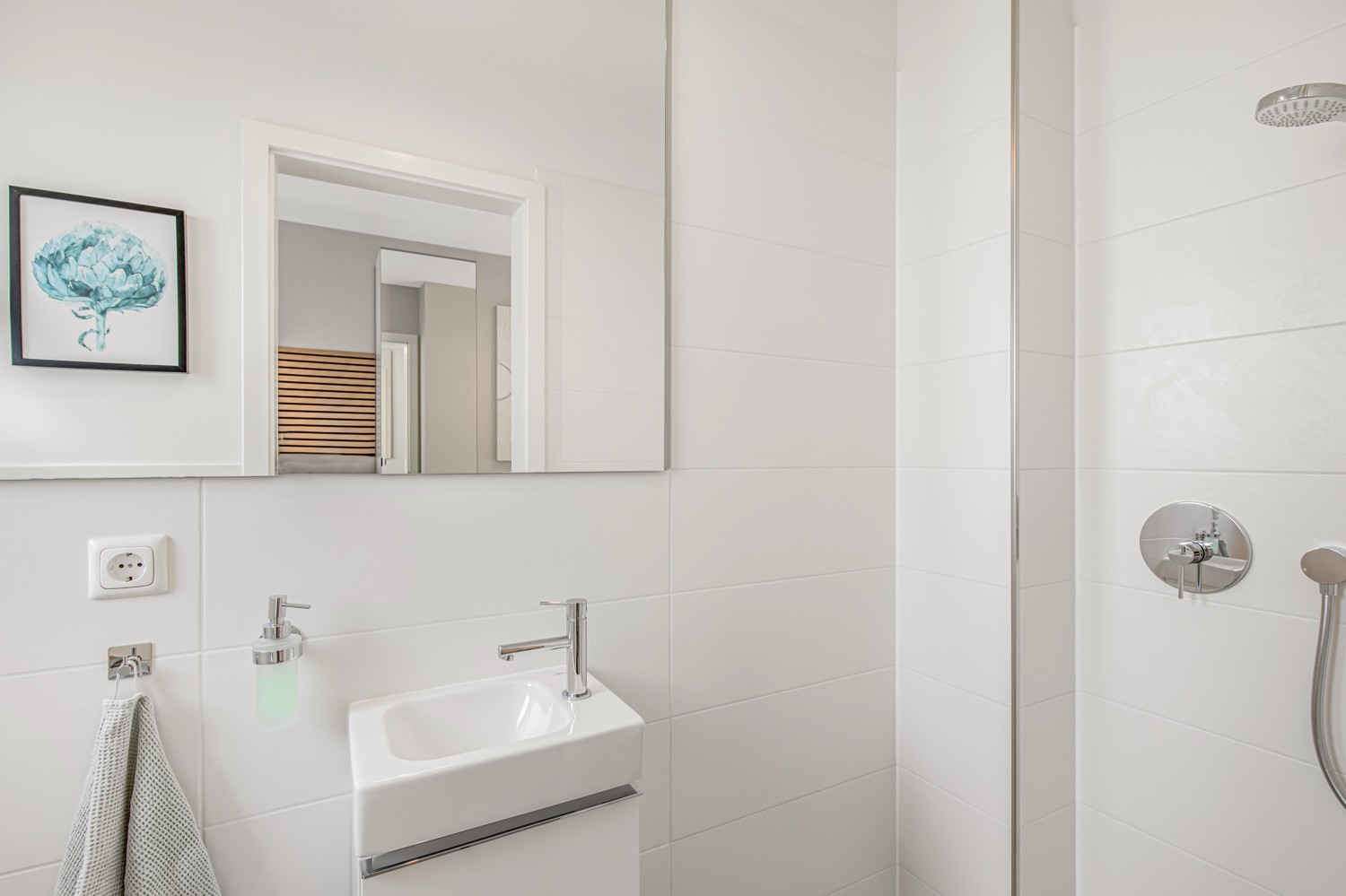 Gemütliches Gäste-WC mit Dusche