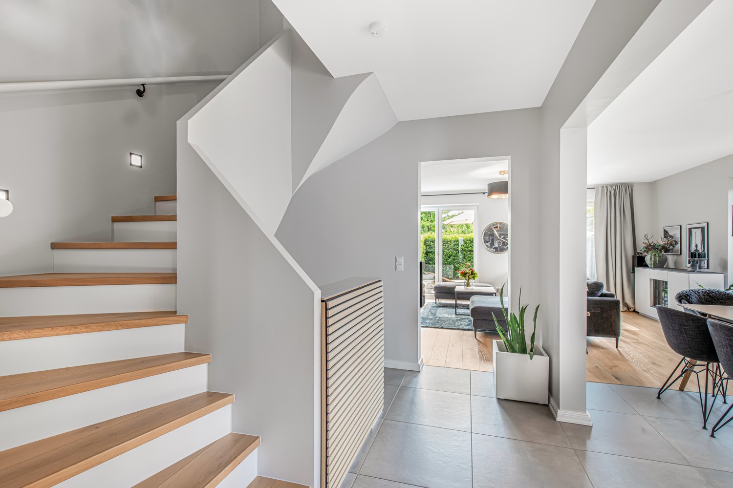 Stillvolle Betontreppe