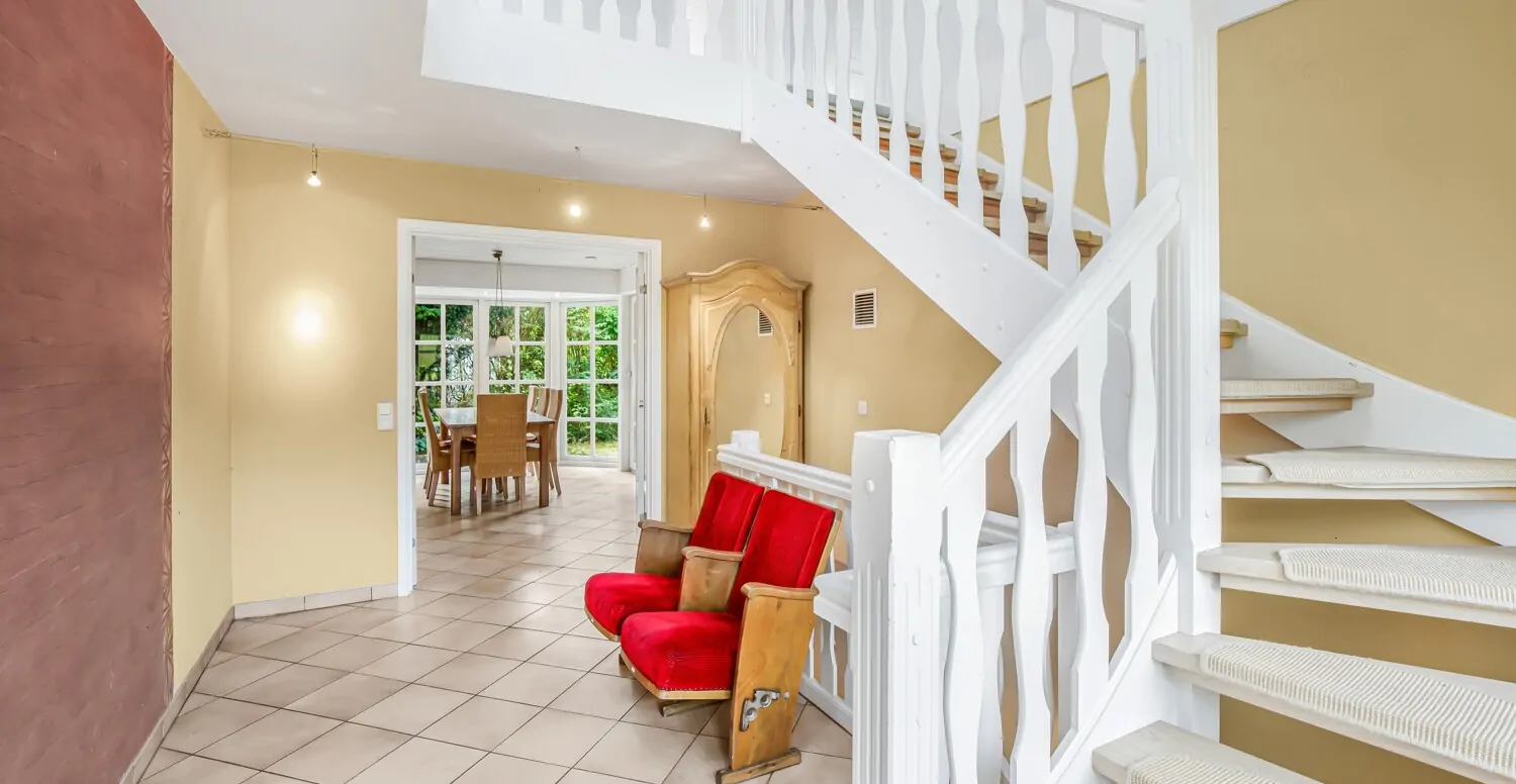 Empfangsbereich mit offener Galerie