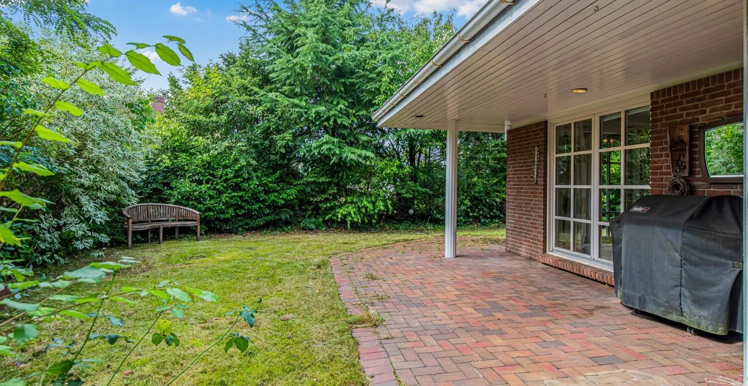 Blick aufs idyllische Grundstück