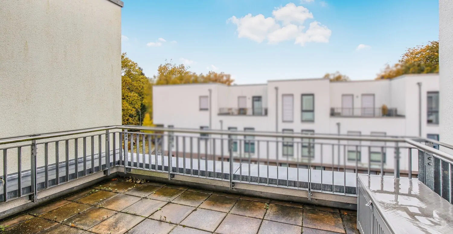 Sonnige West-Dachterrasse