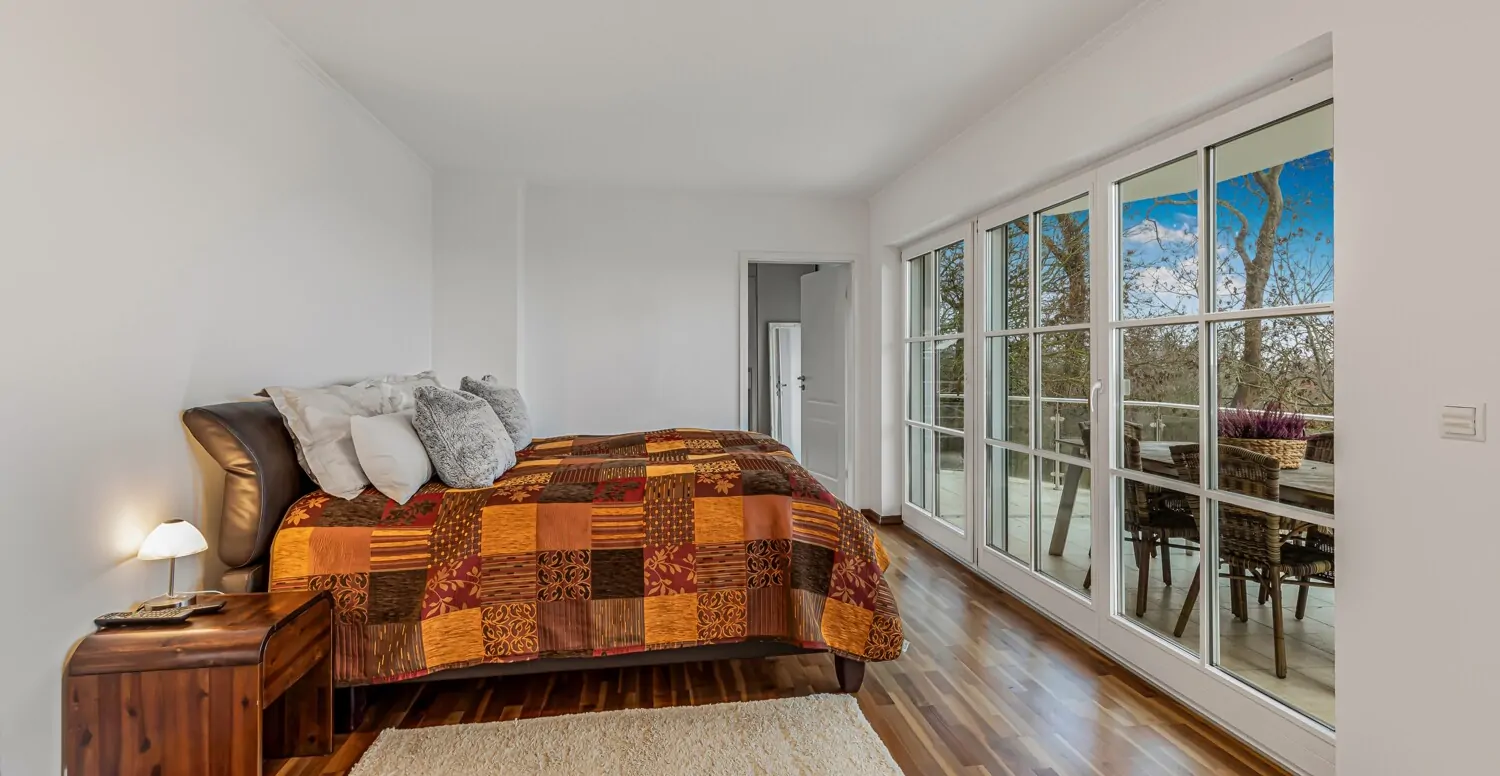 Schlafzimmer mit Fördeblick
