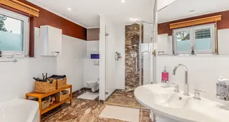 von_poll_real_estate_property_25157022_image_13