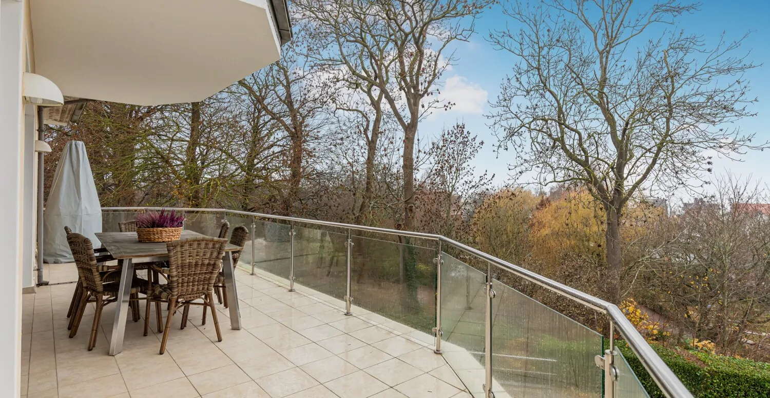 Großer Terrassenbereich