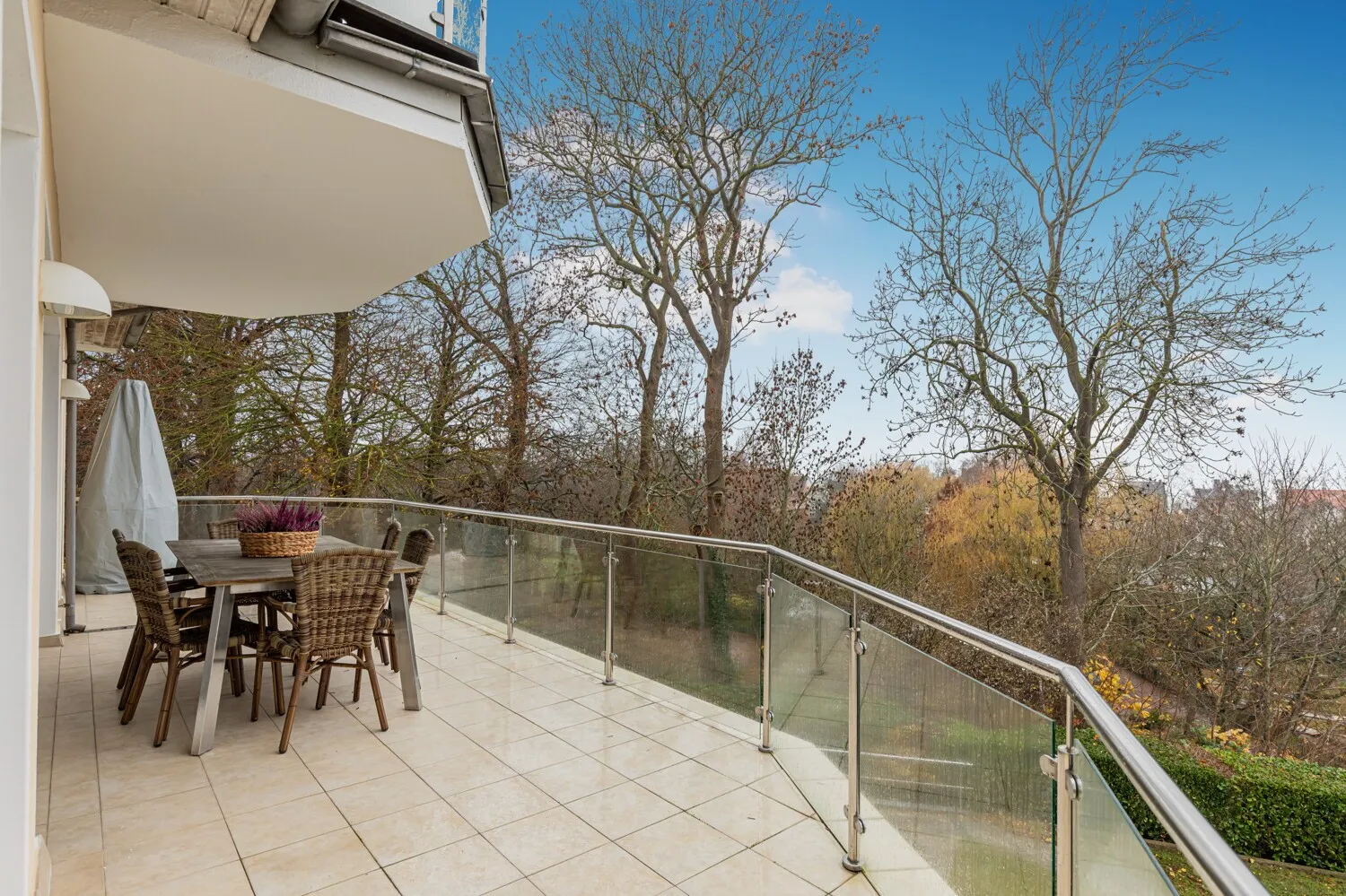 Großer Terrassenbereich