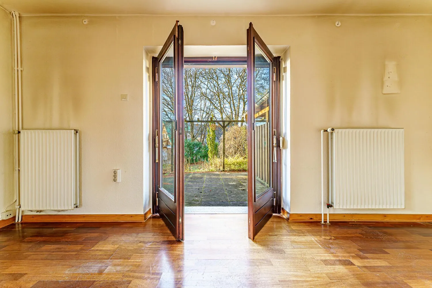 Ansicht auf das charmante, helle Wohnzimmer