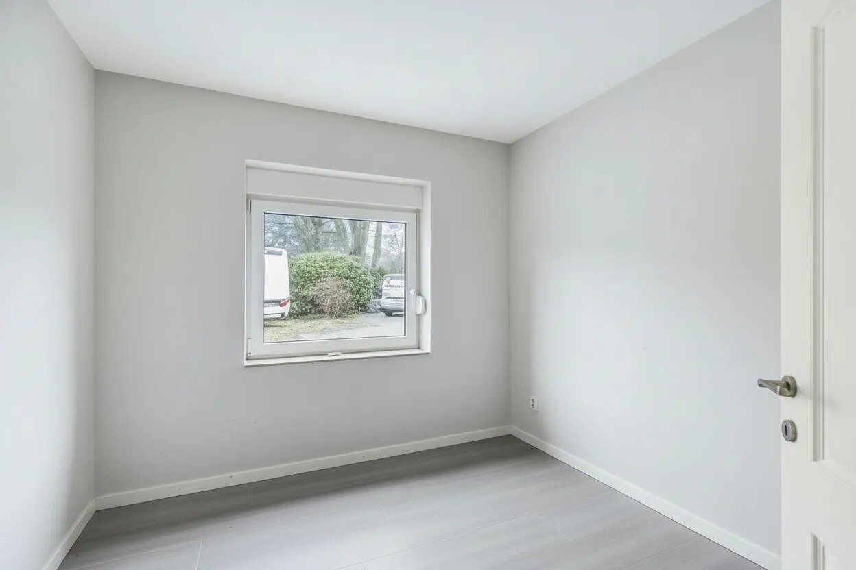 Büro/Separates Zimmer Neu