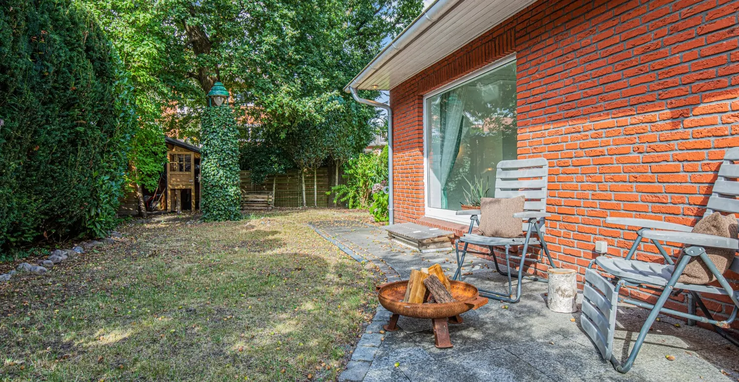 Terrasse mit Feuerschale