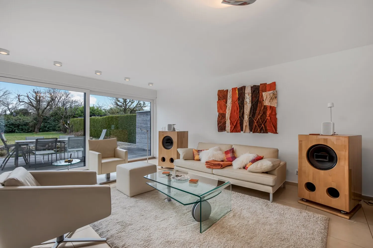 Helles und offenes Wohnzimmer
