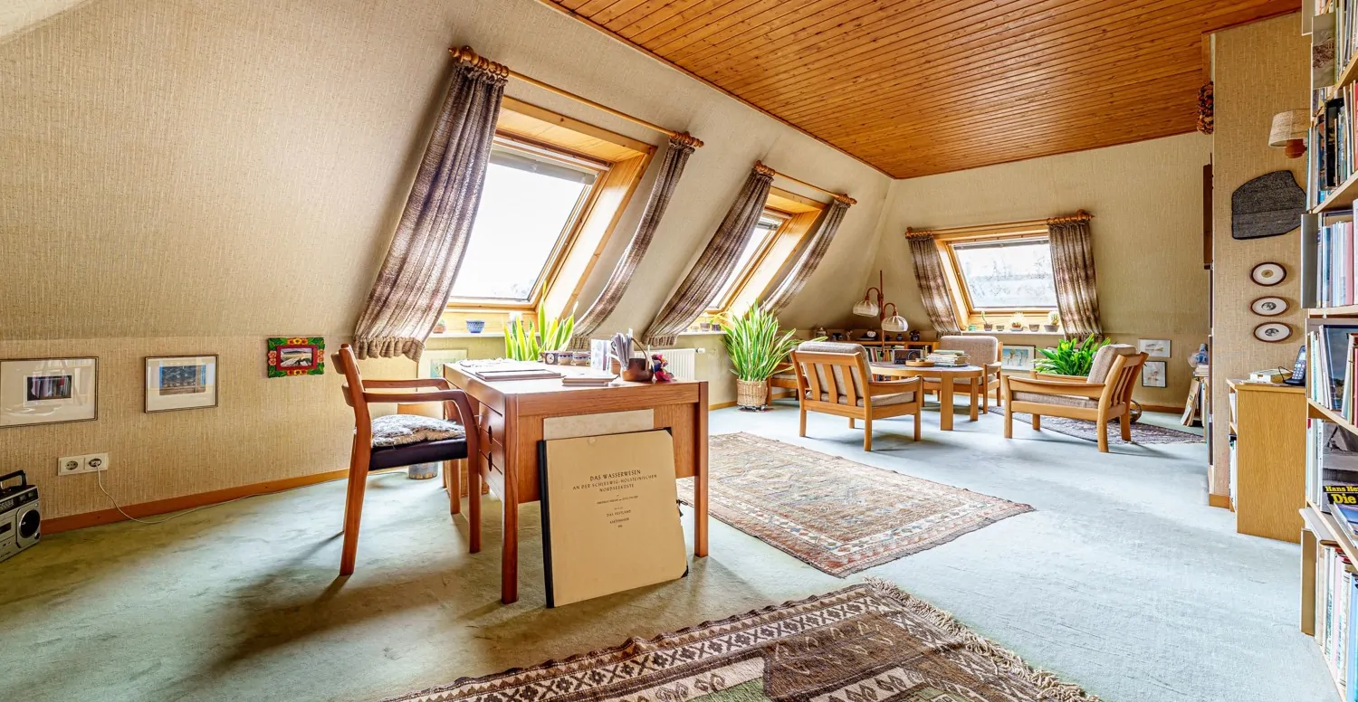 Büroecke im Wohnzimmer