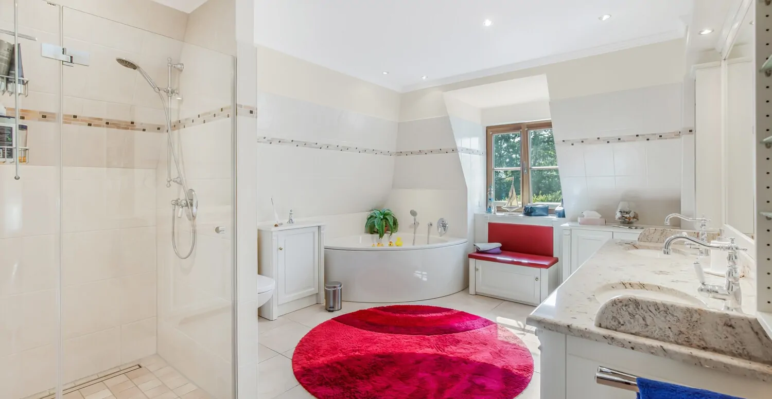 Vollbad im italienischem Design