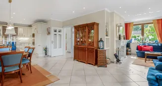 von_poll_real_estate_property_25157013_image_11