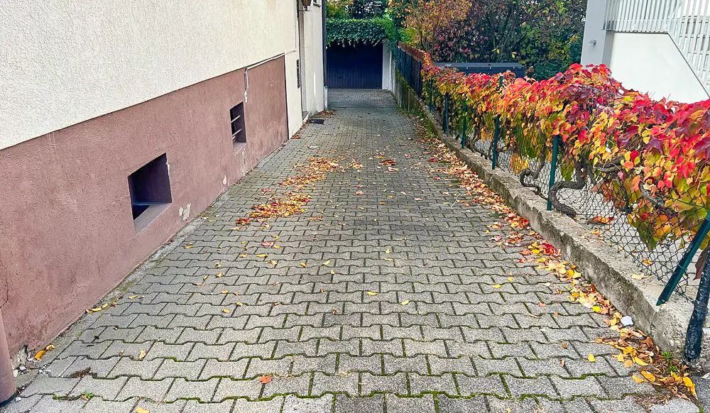 Zufahrt Doppelgarage