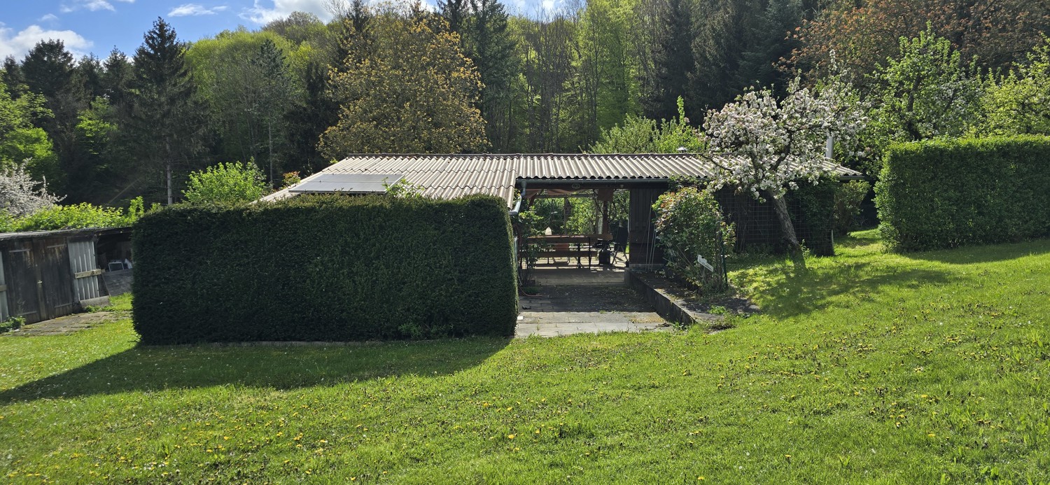 Freizeitgrundstück mit kleinem Gartenhaus